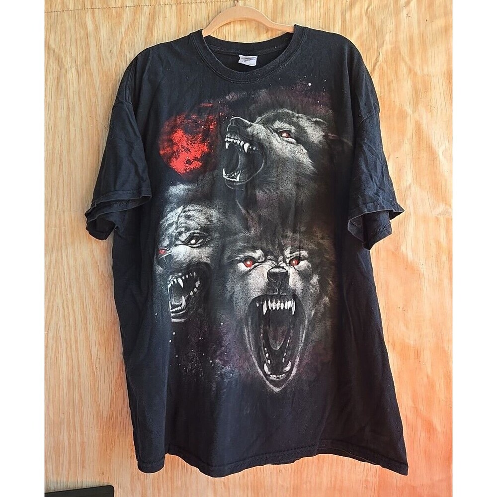 Vintage Three Wolves Red Blood Moon Black Graphic T-Shirt 2XL